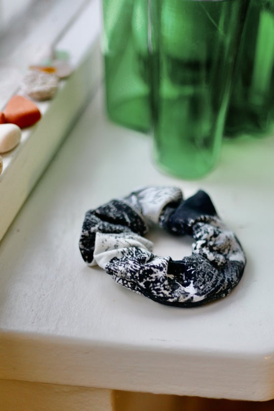 Muru - scrunchie, Layers of Life